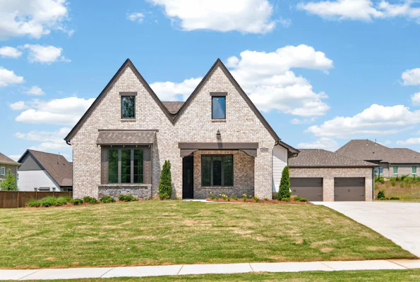 3904 Calvert Circle