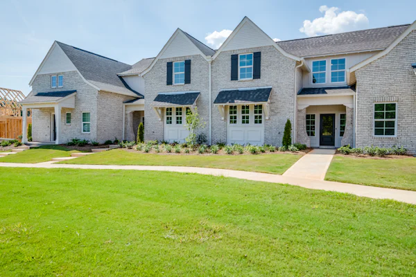 1747 Woodland Pines Lane